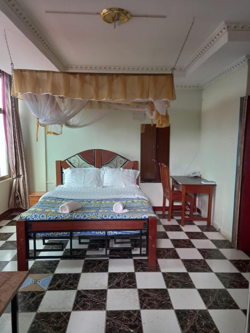 Newstead Hotel Naivasha Dış mekan fotoğraf